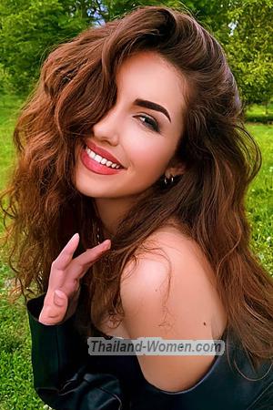 212603 - Anastasiia Age: 25 - Ukraine