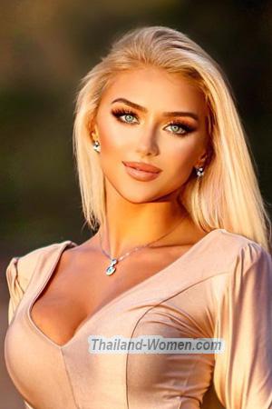 213804 - Flavia Age: 27 - Brazil