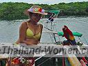 cartagena-women-boat-1104-10